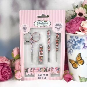The Vintage Cosmetic Company Floral Manicure Set 5 pc *BNIB